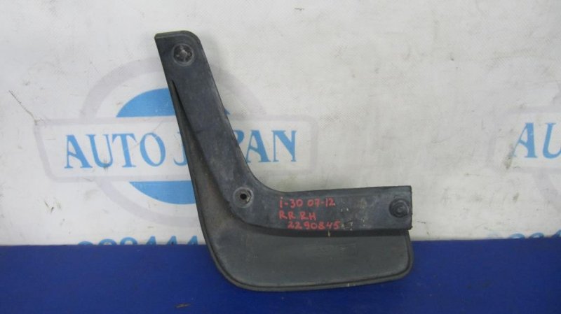 Запчасть брызговик задний правый HYUNDAI I30 FD 07-12 86842-2L100 Б/У Брызговик задний правый HYUNDAI I30 FD 07-12 86842-2L100 Б/У