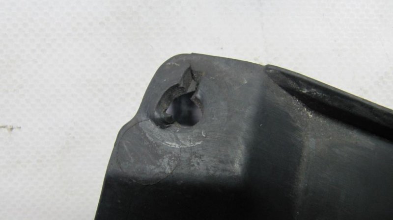 Брызговик передний правый TUNDRA 07-13 Брызговик передний правый TUNDRA 07-13