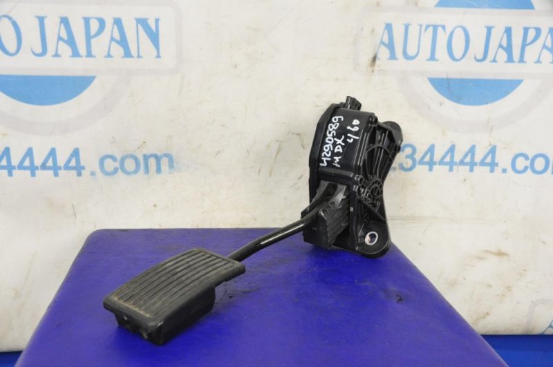 Педаль газа ACURA MDX (YD2) 06-13 YD2 17800-STX-A01 Б/У