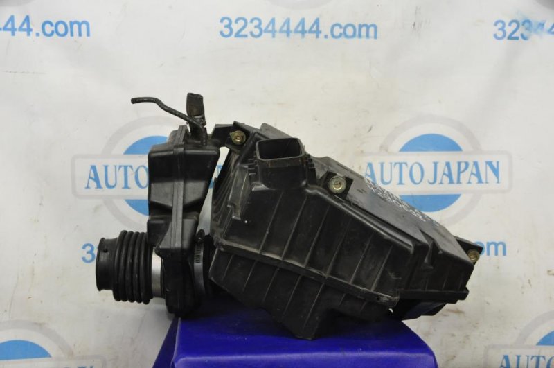 Корпус воздушного фильтра NISSAN MAXIMA A33 99-02 16500-2Y000 Б/У
