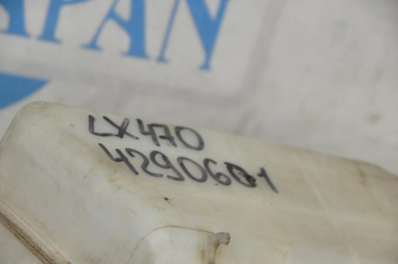 Бачок омывателя LX470 98-07