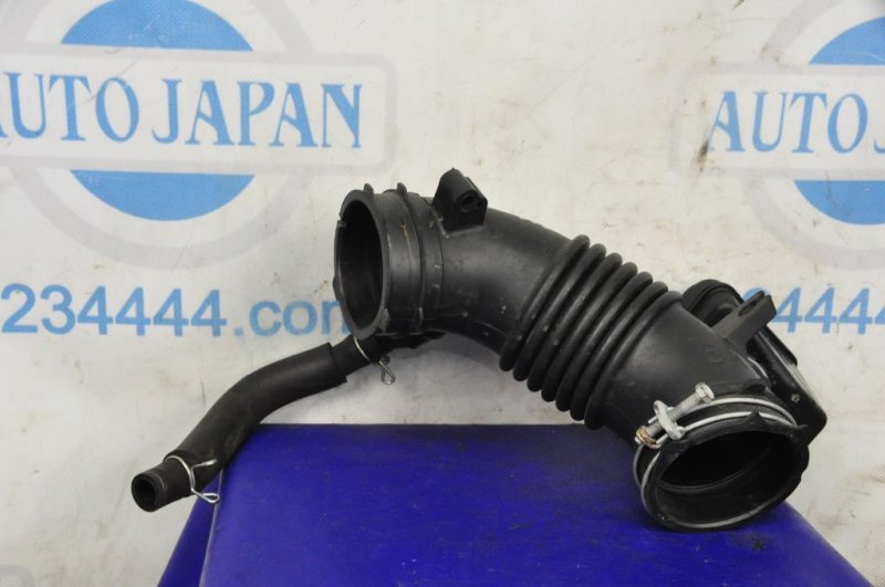 Запчасть патрубок воздушного фильтра TOYOTA CAMRY 50 12-15 17880-0V080 Б/У Патрубок воздушного фильтра TOYOTA CAMRY 50 12-15 17880-0V080 Б/У