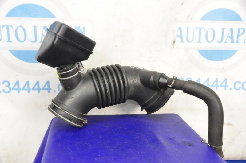 Патрубок воздушного фильтра TOYOTA CAMRY 50 12-15 Патрубок воздушного фильтра TOYOTA CAMRY 50 12-15