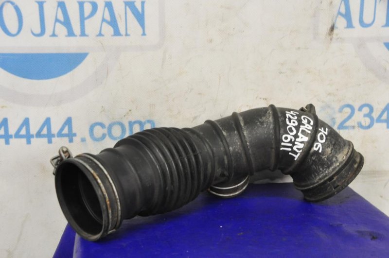 Патрубок воздушного фильтра MITSUBISHI GALANT 03-12 2011 Седан 2.4 MN156774 Б/У