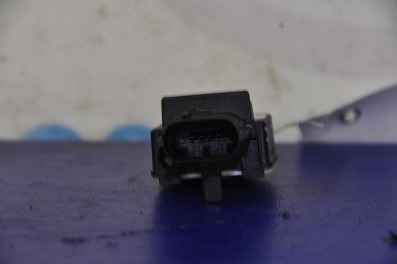 Датчик удара AURIS 06-12 Датчик удара AURIS 06-12