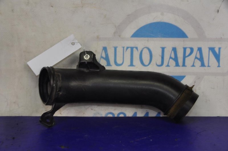 Патрубок воздушного фильтра TOYOTA AURIS 06-12 177520t020 Б/У