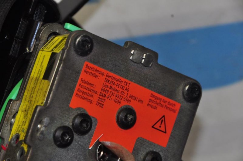 Ремень безопасности передний правый AURIS 06-12