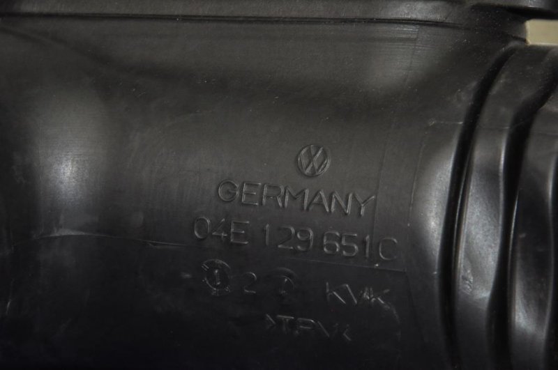 Патрубок воздушного фильтра PASSAT B7 11-15