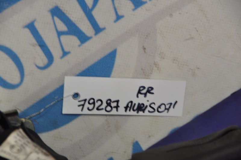 Ремень безопасности задний AURIS 06-12