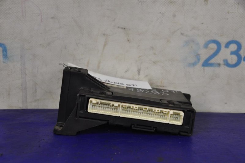 Блок электронный TOYOTA AURIS 06-12 88650-02430 Б/У