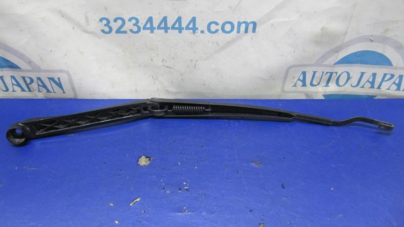 Поводок стеклоочистителя передний RAV4 05-12