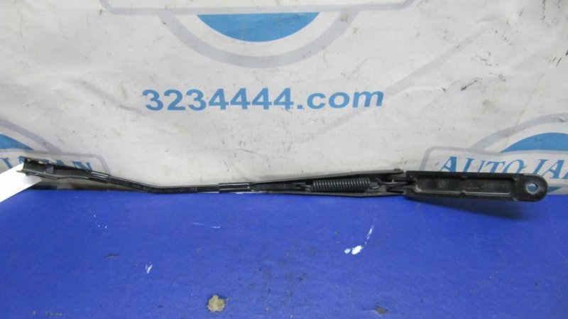 Поводок стеклоочистителя передний VOLKSWAGEN PASSAT B7 11-15 561 955 405 Б/У