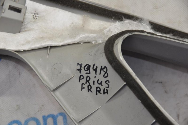 Накладка на стойку кузова PRIUS - 30 09-17