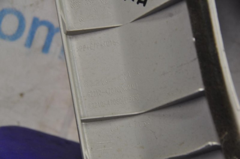 Накладка на стойку кузова TOYOTA PRIUS - 30 09-17