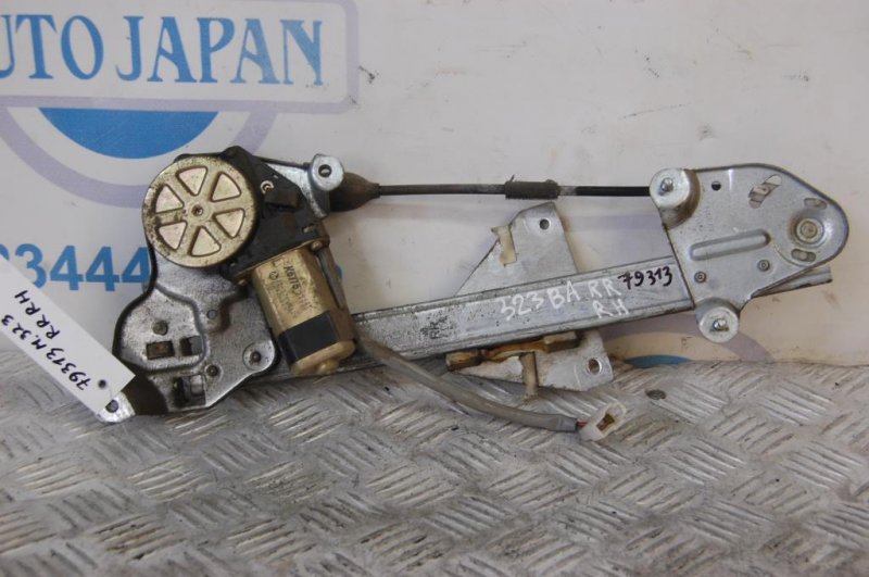 Запчасть стеклоподъемник задний правый MAZDA 323 BA 94-97 B01A-72-560E Б/У Стеклоподъемник задний правый MAZDA 323 BA 94-97 B01A-72-560E Б/У