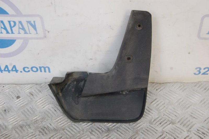 Брызговик задний левый TOYOTA AURIS 06-12 Б/У