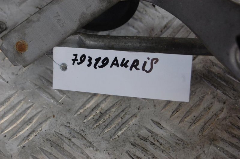 Трапеция стеклоочистителей AURIS 06-12 Трапеция стеклоочистителей AURIS 06-12