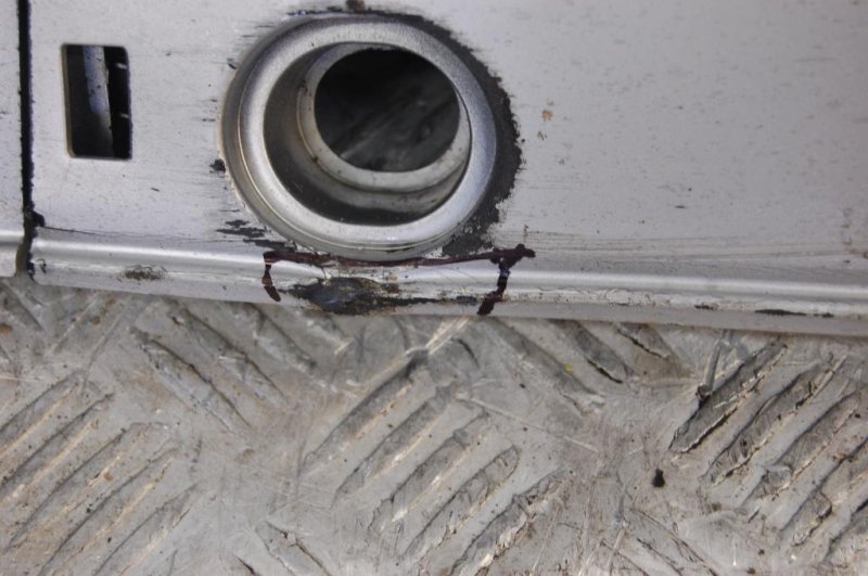 Накладка порога наружная левая PRIUS - 30 09-17