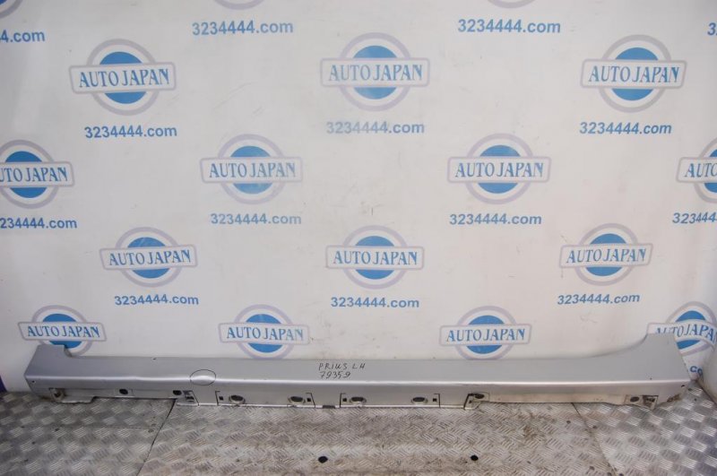 Накладка порога наружная левая TOYOTA PRIUS - 30 09-17 75852-47900 Б/У