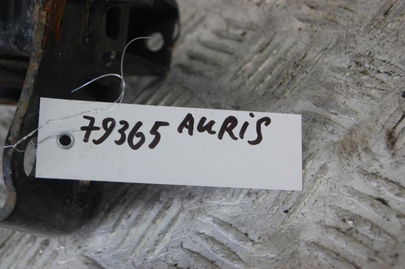 Подушка двигателя левая TOYOTA AURIS 06-12