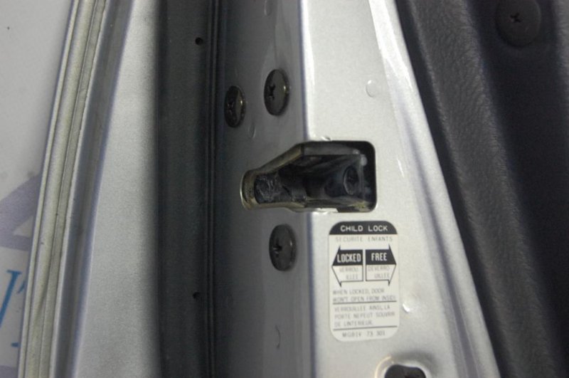 Дверь задняя левая SORENTO BL 02-09 Дверь задняя левая SORENTO BL 02-09