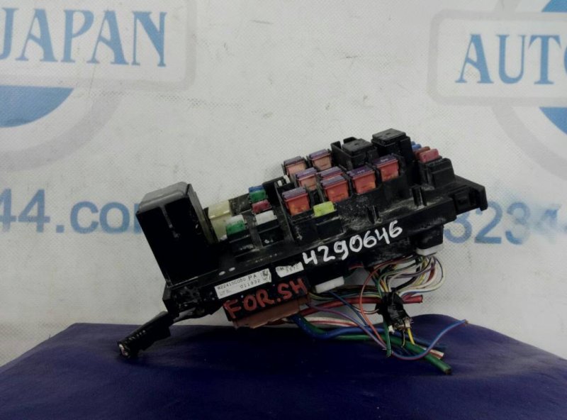 Блок предохранителей моторный отсек SUBARU FORESTER SH 07-12 2010 Внедорожник 2.5 FB25B 82241SC050 Б/У