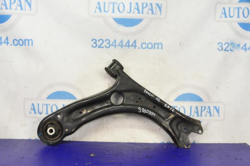 Рычаг передней подвески нижний передний правый VOLKSWAGEN PASSAT B7 11-15 2013 A32 2.5 CBUA 561 407 152 A Б/У