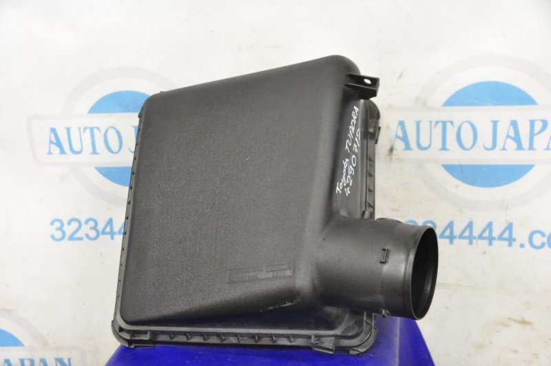 Крышка корпуса воздушного фильтра TOYOTA TUNDRA 13- 2014 GSK51 4.0 1GRFE 17705-0P070 Б/У