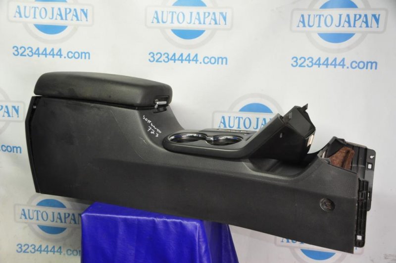 Подлокотник KIA SORENTO XM 09-14 2012 Внедорожник 2.4 84610-2P000VA Б/У