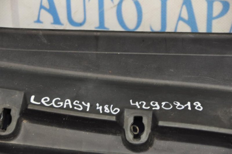 Пластик под лобовое стекло / Жабо LEGACY 09-15 BM