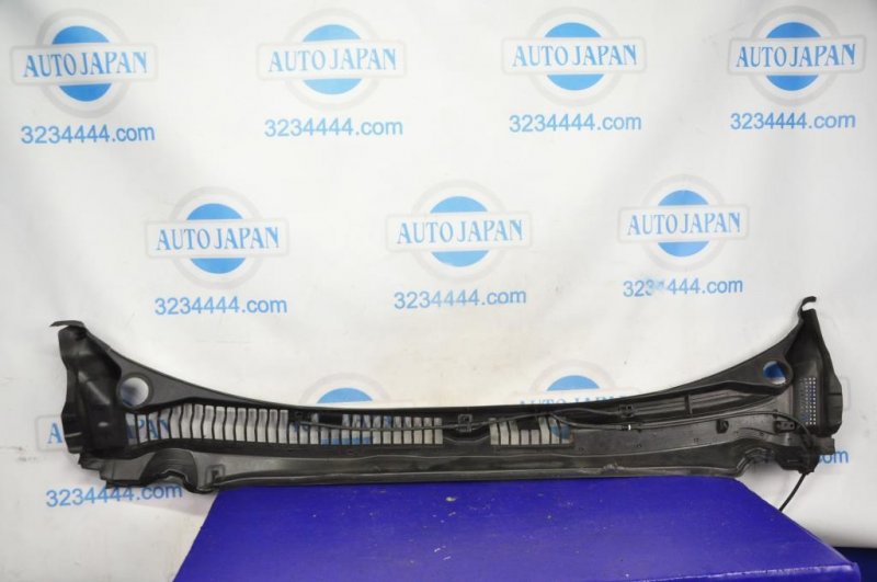 Пластик под лобовое стекло / Жабо FORD FUSION 14- Седан 2.5