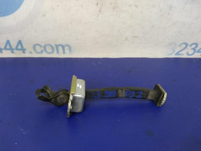 Запчасть ограничитель двери задний левый NISSAN MURANO Z50 02-07 2006 Внедорожник 3.5 82430-CA010 Б/У Ограничитель двери задний левый NISSAN MURANO Z50 02-07 2006 Внедорожник 3.5 82430-CA010 Б/У