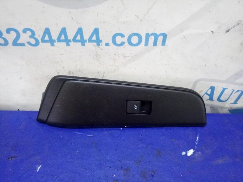Запчасть кнопка стеклоподъемника TOYOTA CAMRY 55 14-17 Б/У Кнопка стеклоподъемника TOYOTA CAMRY 55 14-17 Б/У