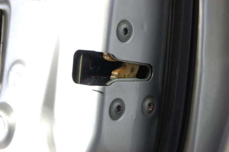 Дверь передняя правая MURANO Z50 02-07