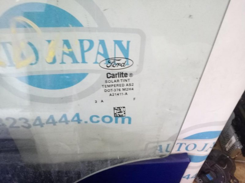 Стекло двери переднее левое FOCUS 10-18