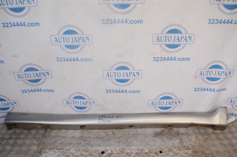 Накладка порога наружная правая SUBARU FORESTER SG 02-07 Б/У