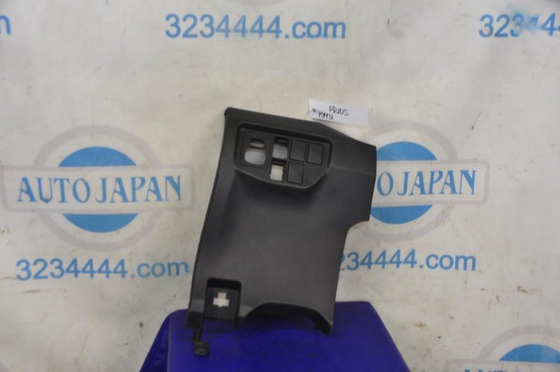 Накладка торпедо TOYOTA PRIUS - 30 09-17 55480-47060 Б/У
