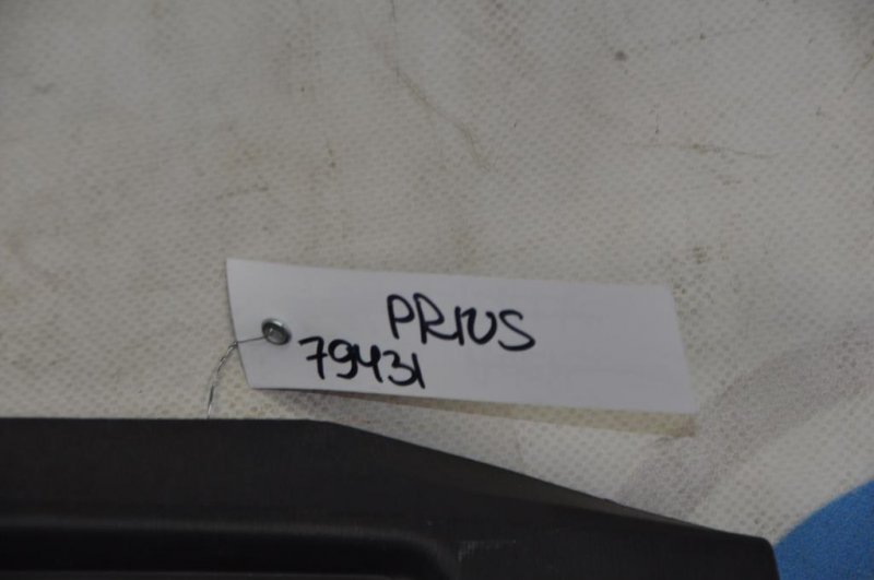 Накладка торпедо PRIUS - 30 09-17