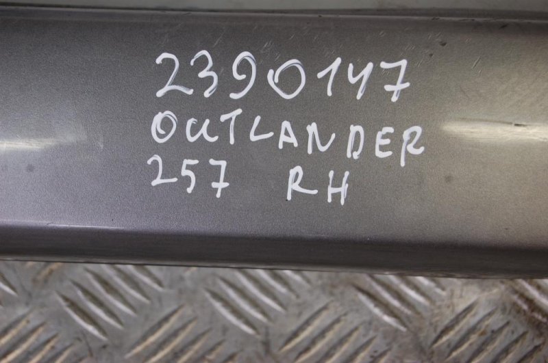 Накладка порога наружная правая OUTLANDER 03-07
