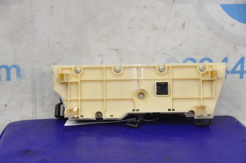 Блок управления печкой TOYOTA PRIUS - 30 09-17