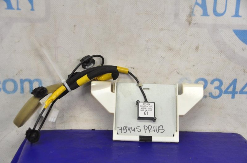 Антенна TOYOTA PRIUS - 20 03-11 86860-47070 Б/У