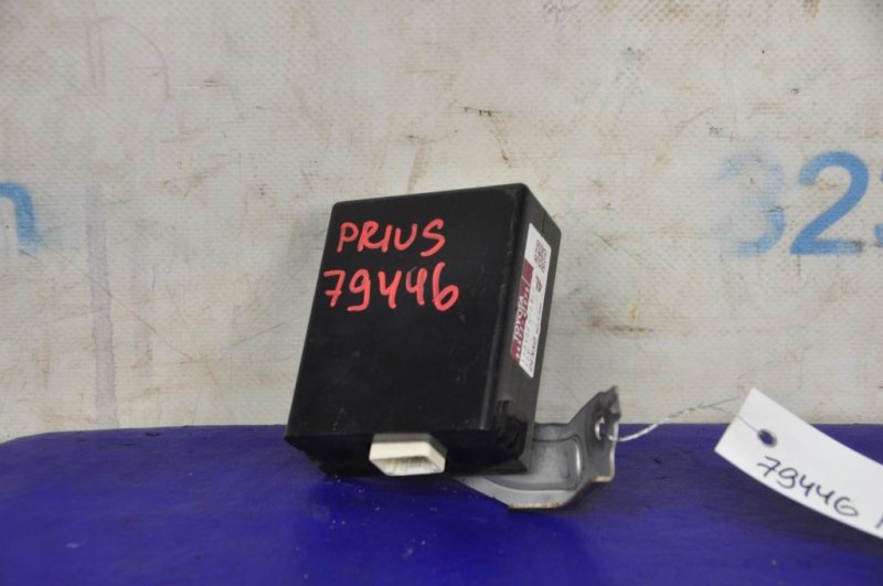 Запчасть блок электронный TOYOTA PRIUS - 30 09-17 86572-47070 Б/У Блок электронный TOYOTA PRIUS - 30 09-17 86572-47070 Б/У