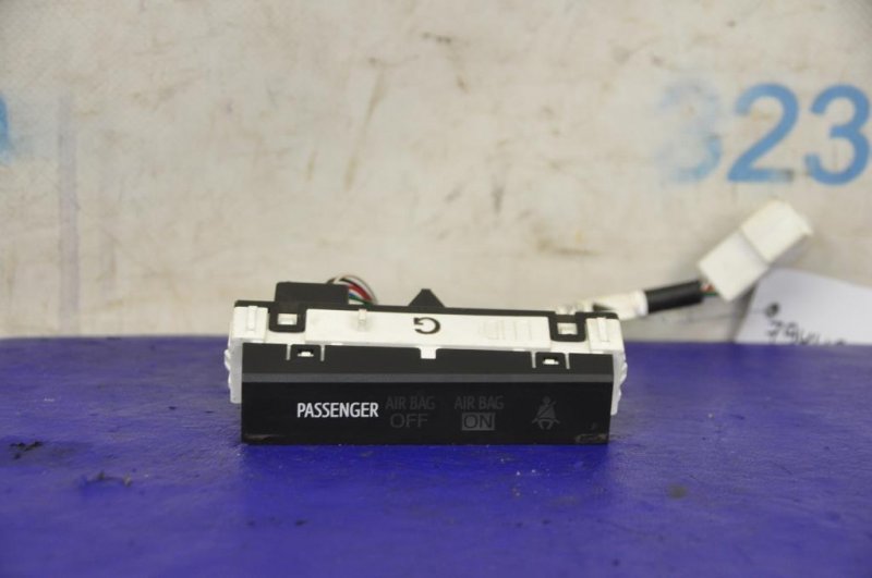 Запчасть индикатор подушки безопасности TOYOTA PRIUS - 30 09-17 83950-47110 Б/У Индикатор подушки безопасности TOYOTA PRIUS - 30 09-17 83950-47110 Б/У