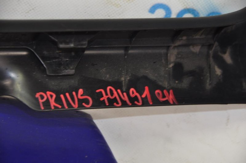 Накладка порога внутрення TOYOTA PRIUS - 30 09-17 67917-47040 Б/У