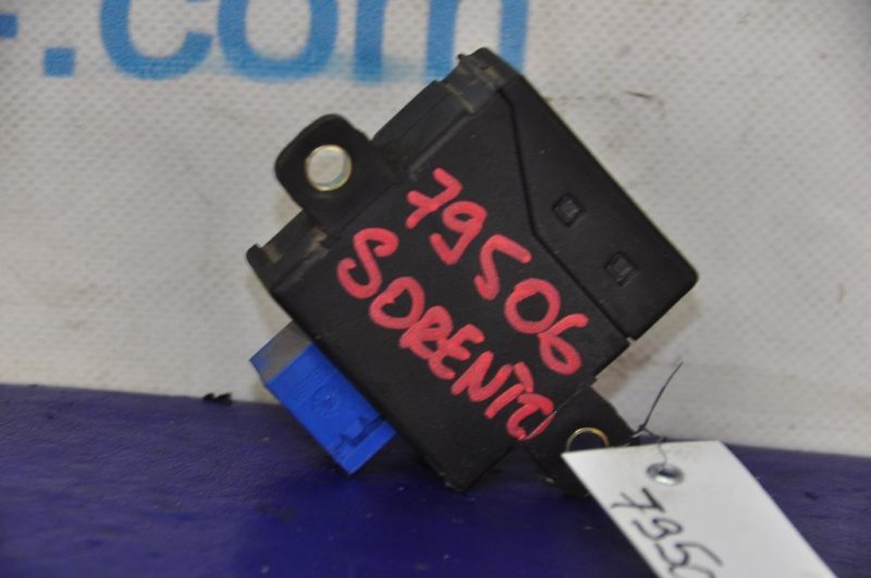 Блок управления центральным замком KIA SORENTO BL 02-09 95600-3E300 Б/У