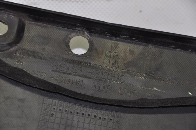 Пластик под лобовое стекло / Жабо SORENTO BL 02-09 Пластик под лобовое стекло / Жабо SORENTO BL 02-09