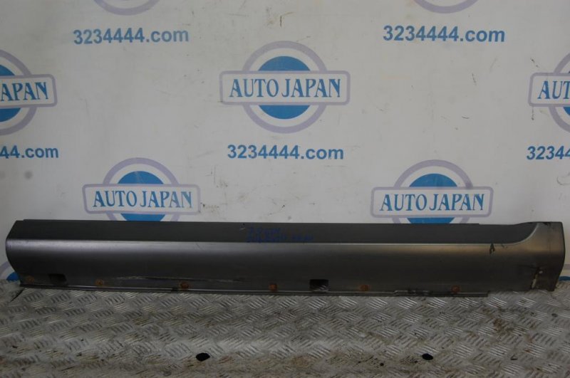 Накладка порога наружная правая KIA SORENTO BL 02-09 87772-3E000XX Б/У