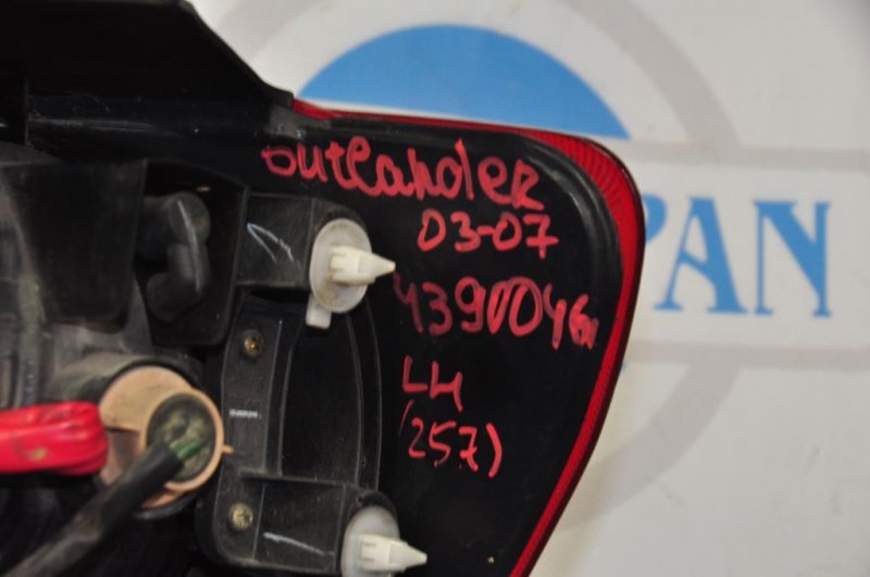 Фонарь наружный задний левый OUTLANDER 03-07 2004 Внедорожник 2.4 Фонарь наружный задний левый OUTLANDER 03-07 2004 Внедорожник 2.4