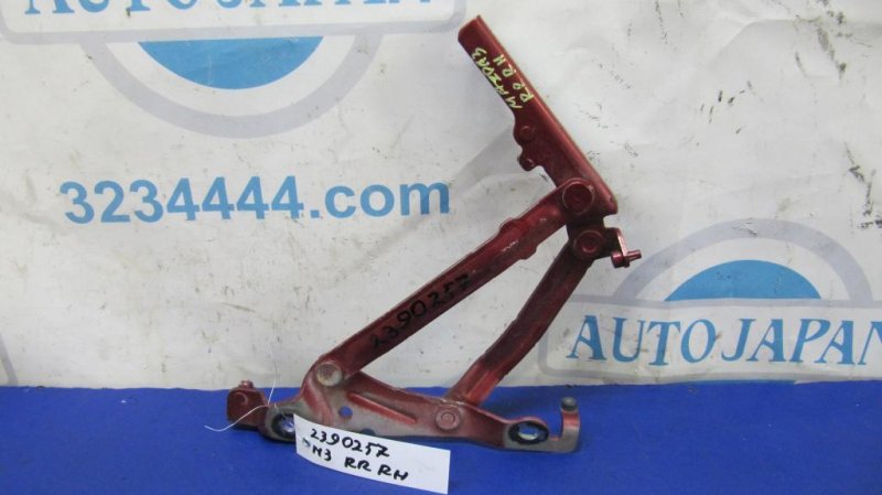 Петля крышки багажника правая MAZDA 3 BL 09-13 BBM4-52-710A Б/У