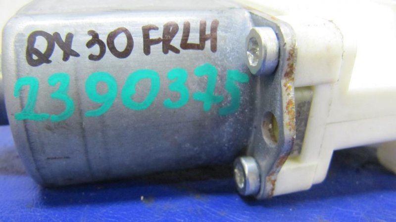 Моторчик стеклоподъемника передний левый QX30 16-20 2016 Внедорожник 2.0 20PET